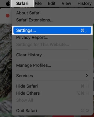 Accessing Safari Settings on a Mac.