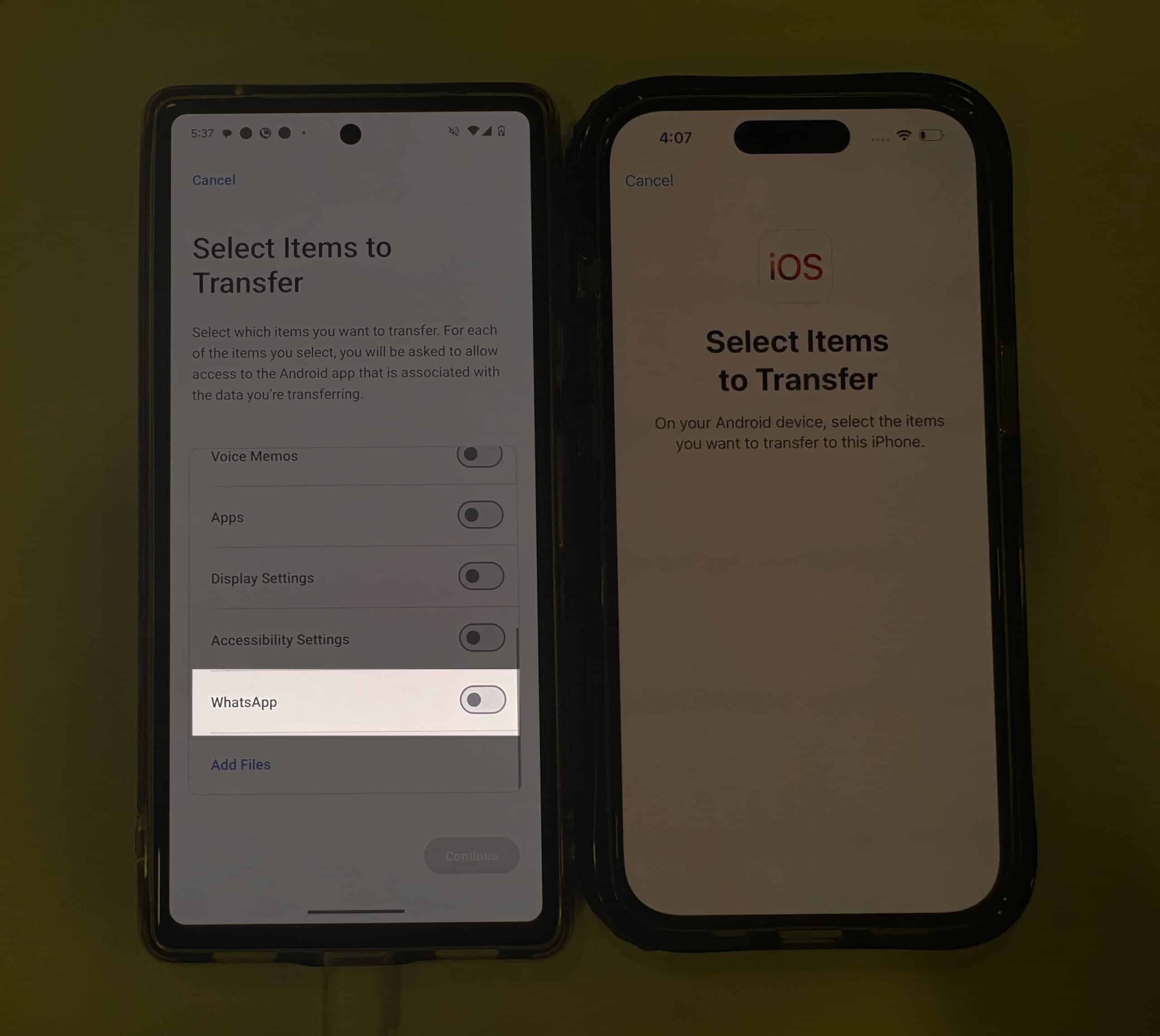 Choosing what data to move in the Move to iOS app on an Android.