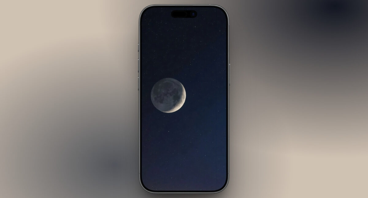 Minimal full moon on iPhone