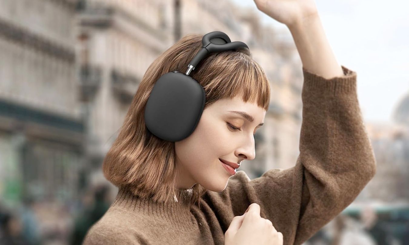 Fintie Silicone Case Cover for AirPods Max.