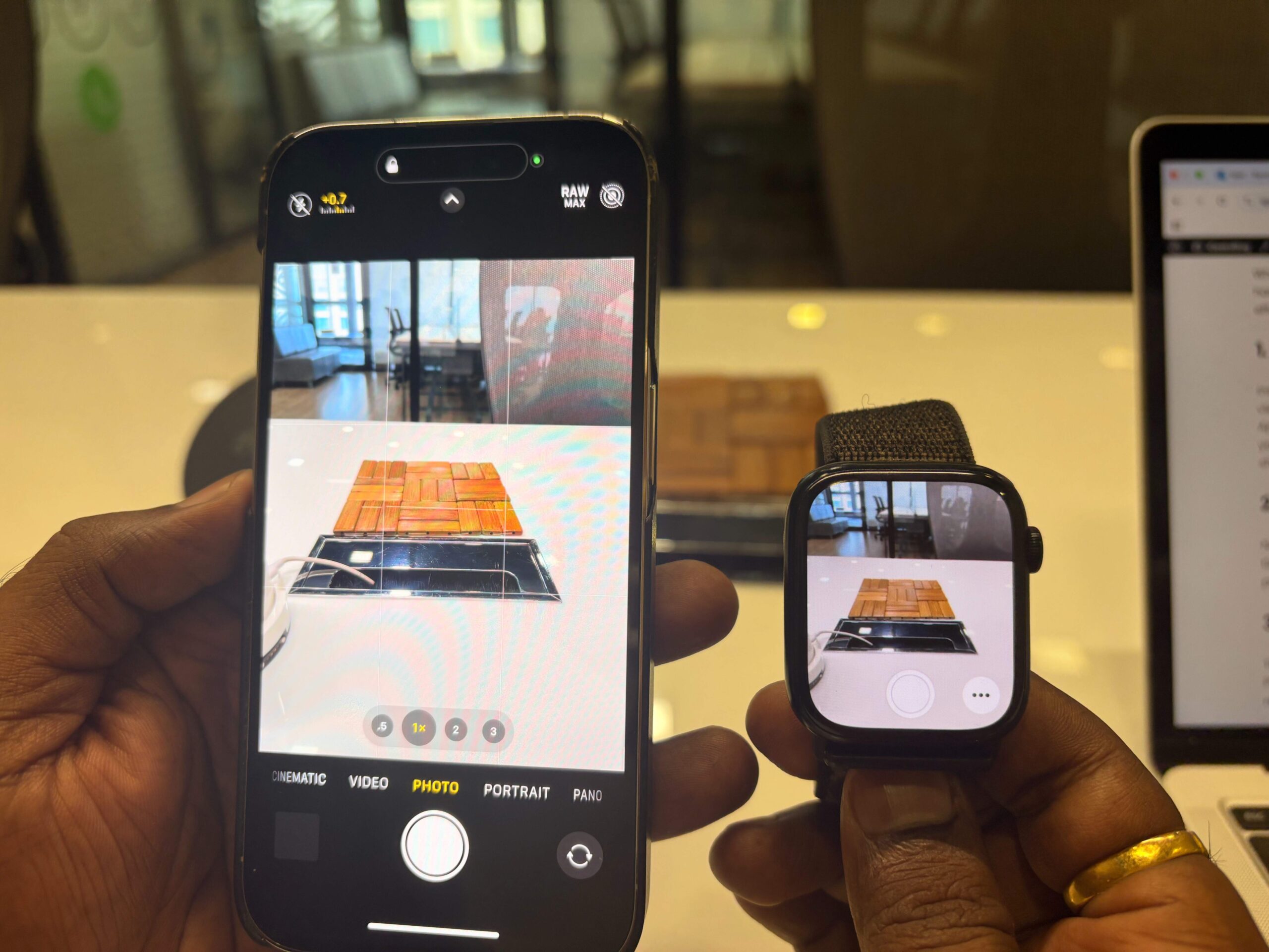 Live preview of iphone's camera viewfinder on the Camera Remote app on an Apple Watch.