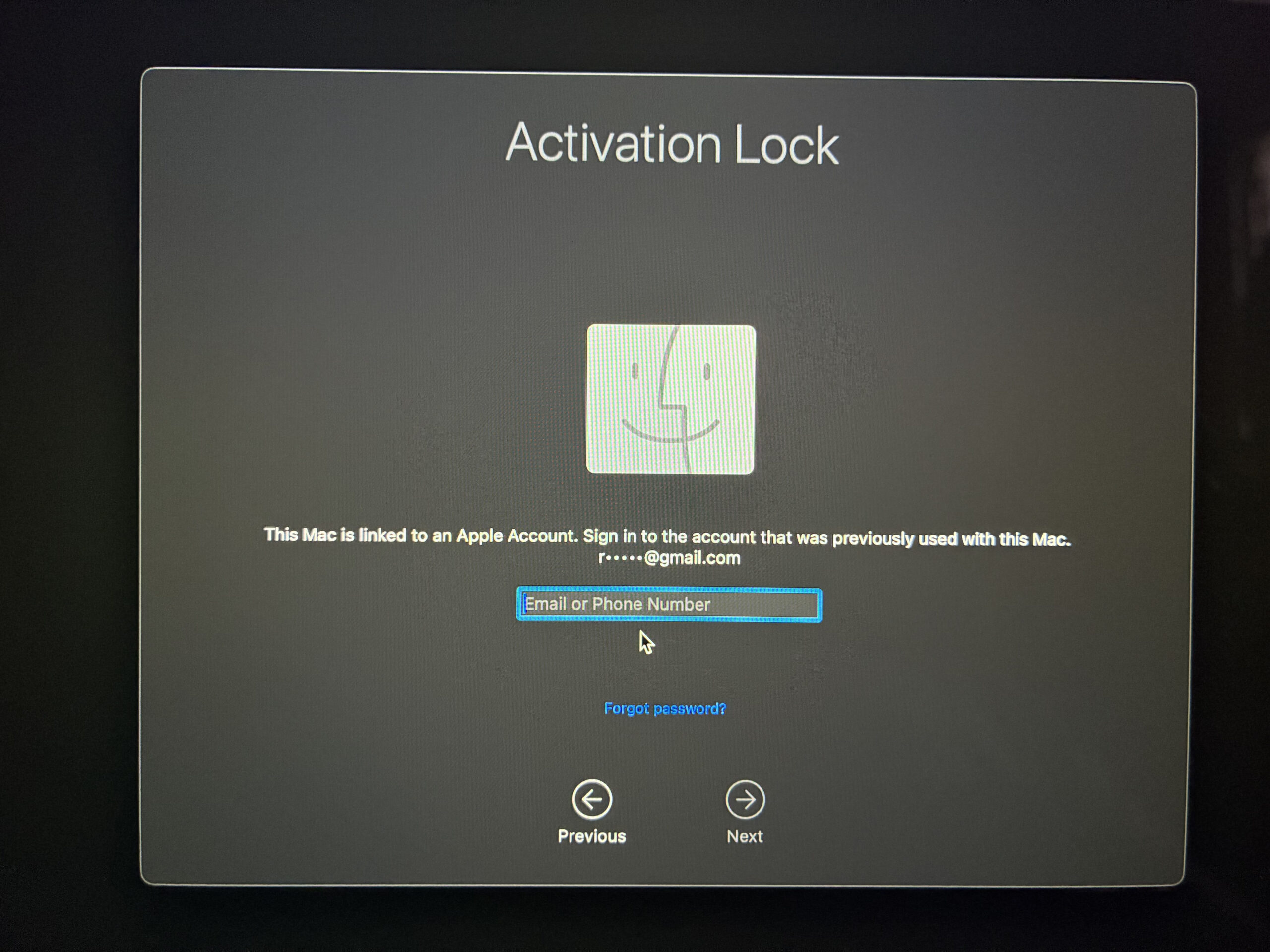 Signing in to apple account to reset password on the activation lock screen