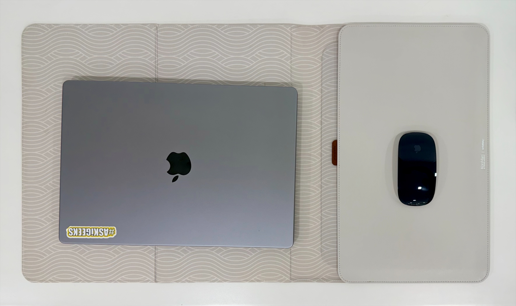 Orbitkey konmari hybrid laptop sleeve 16 inch