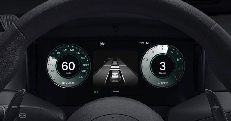 Apple's CarPlay Ultra Is Finally Expanding Beyond Luxury Cars