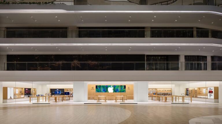 Exterior of Apple Borivali at Sky City Mall in Mumbai